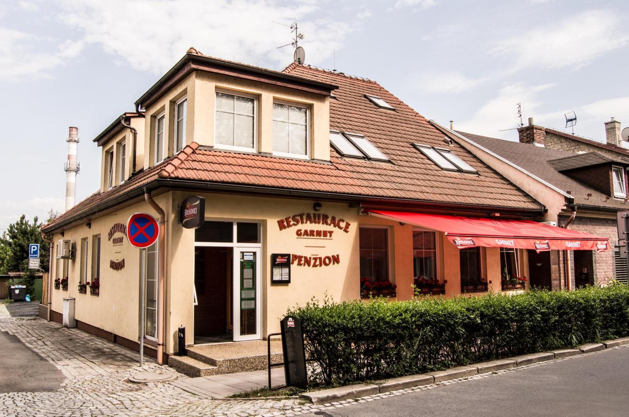 Restaurace A Penzion Garnet Olomouc Eksteriør bilde